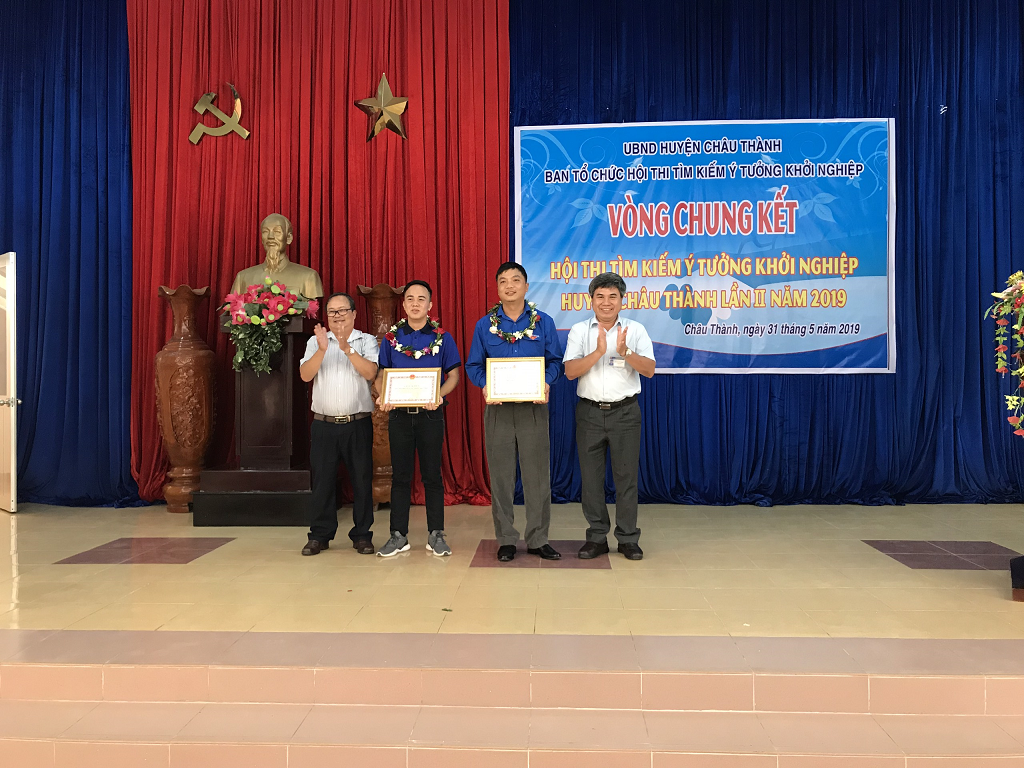 Trao giai Nhat.png