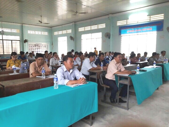 hop mat ho ngheo.jpg