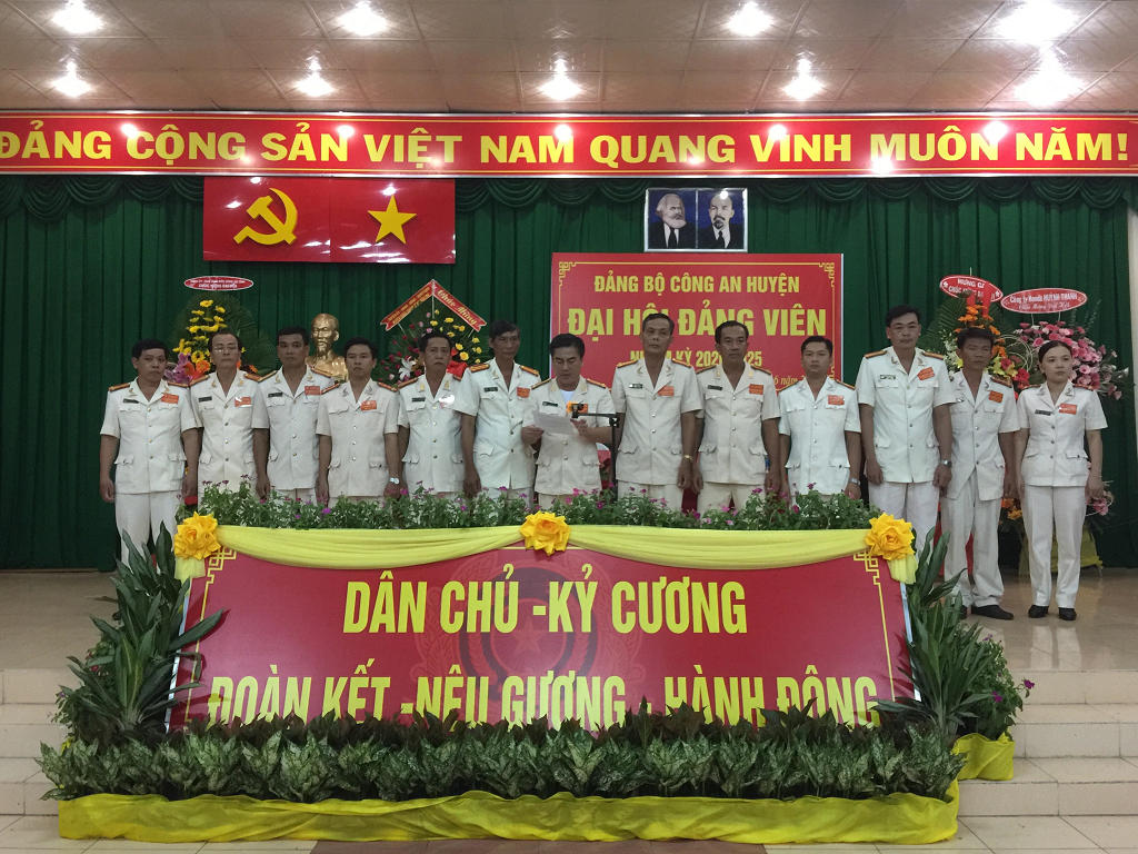 Ban_chap_hanh_Dang_bo_Cong_an_huyen_Chau_Thanh_ra_mat_ha_quyet_tam_20200608040121342340.png