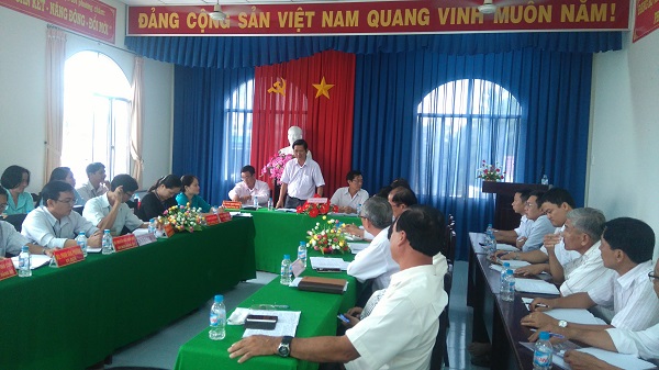 Toàn cảnh buổi khảo sát tại xã Tân Thạch.jpg