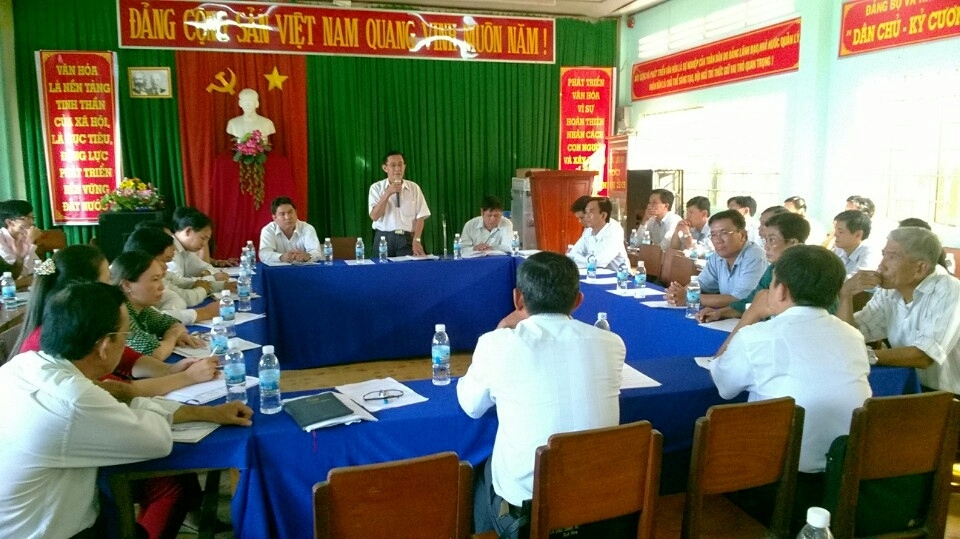 Ông Trần Văn Hoàng, PCT UBND huyện chỉ đạo.JPG